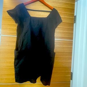 Super cute trendy mini linen dress made in Tulum for a pool day or a night out.